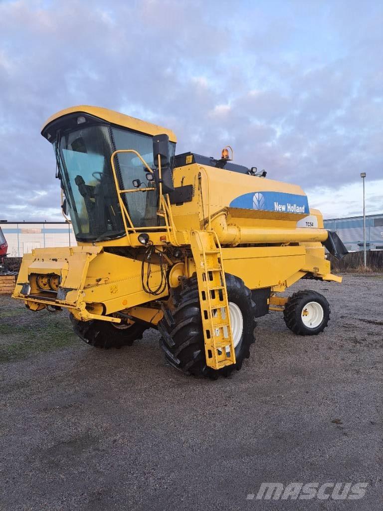New Holland TC 54 Teraviljakombainid