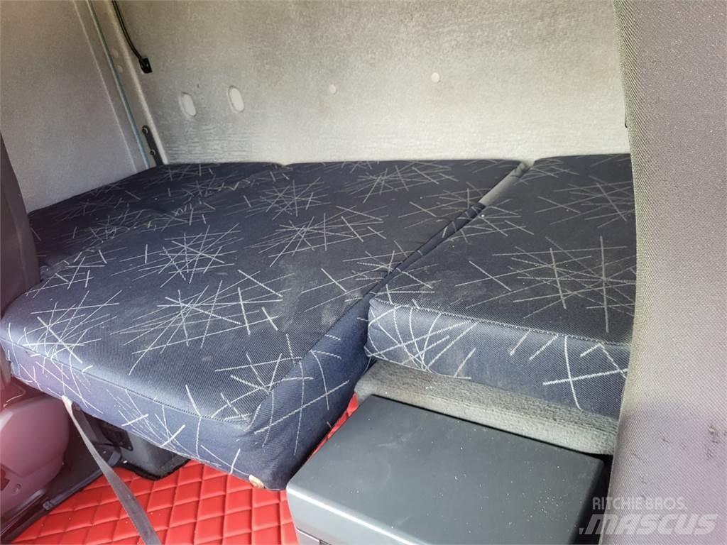 Iveco STRALIS 450 Sadulveokid