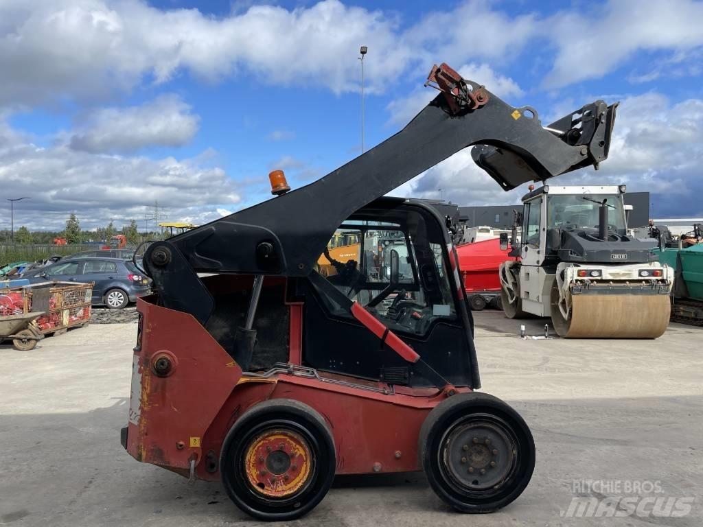 JCB R260 Kompaktlaadurid