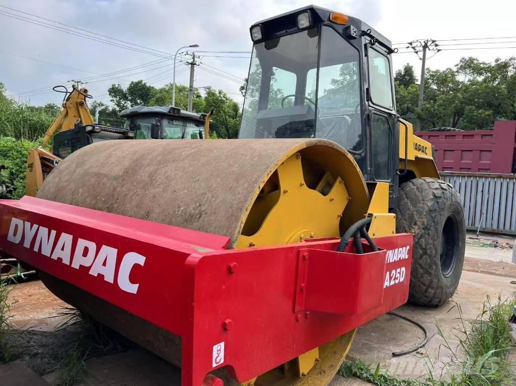 Dynapac CA25D Ühe trumliga rullid