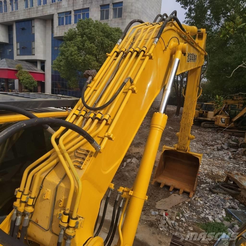 Komatsu PC 450-8 Roomikekskavaatorid