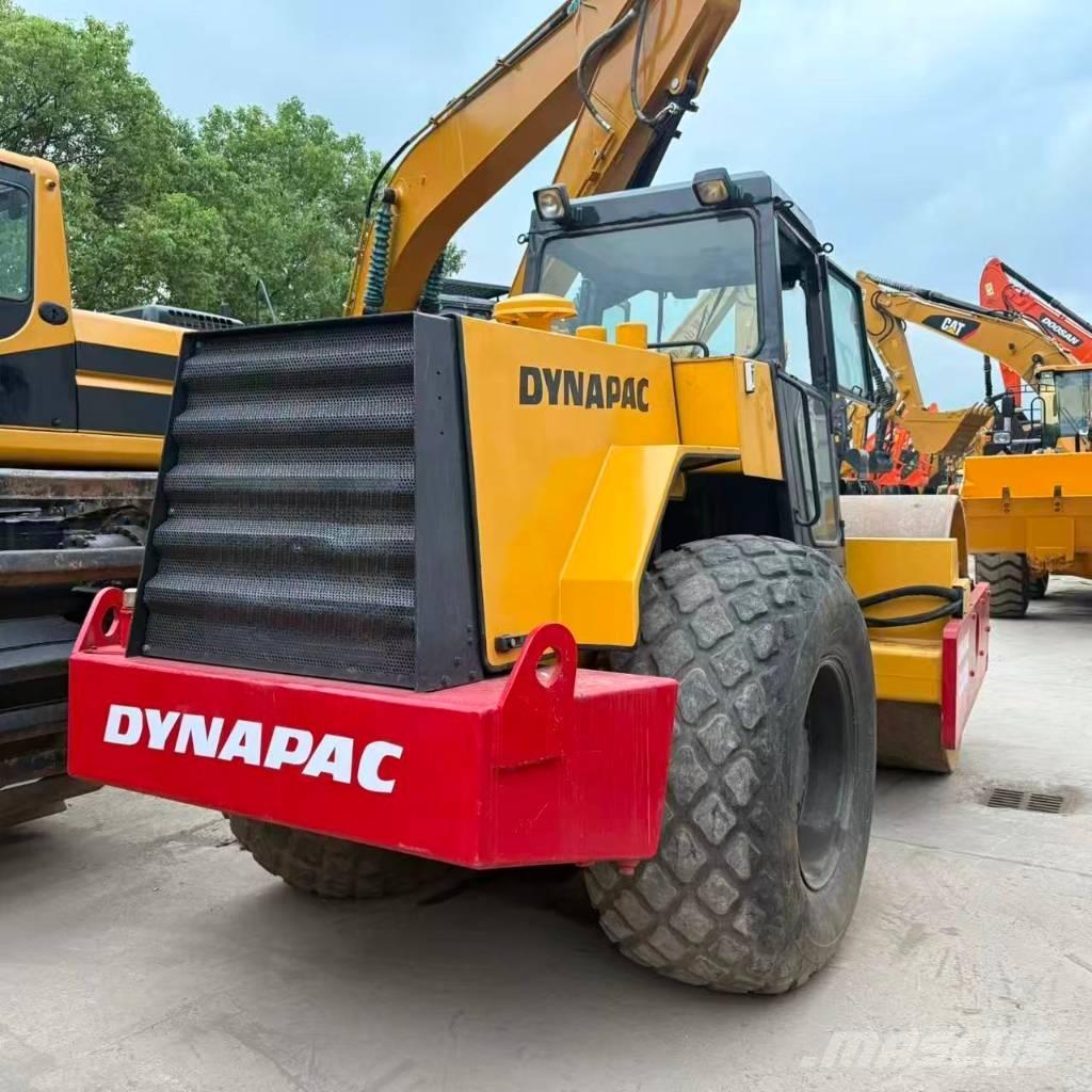 Dynapac CA 30 D Ühe trumliga rullid