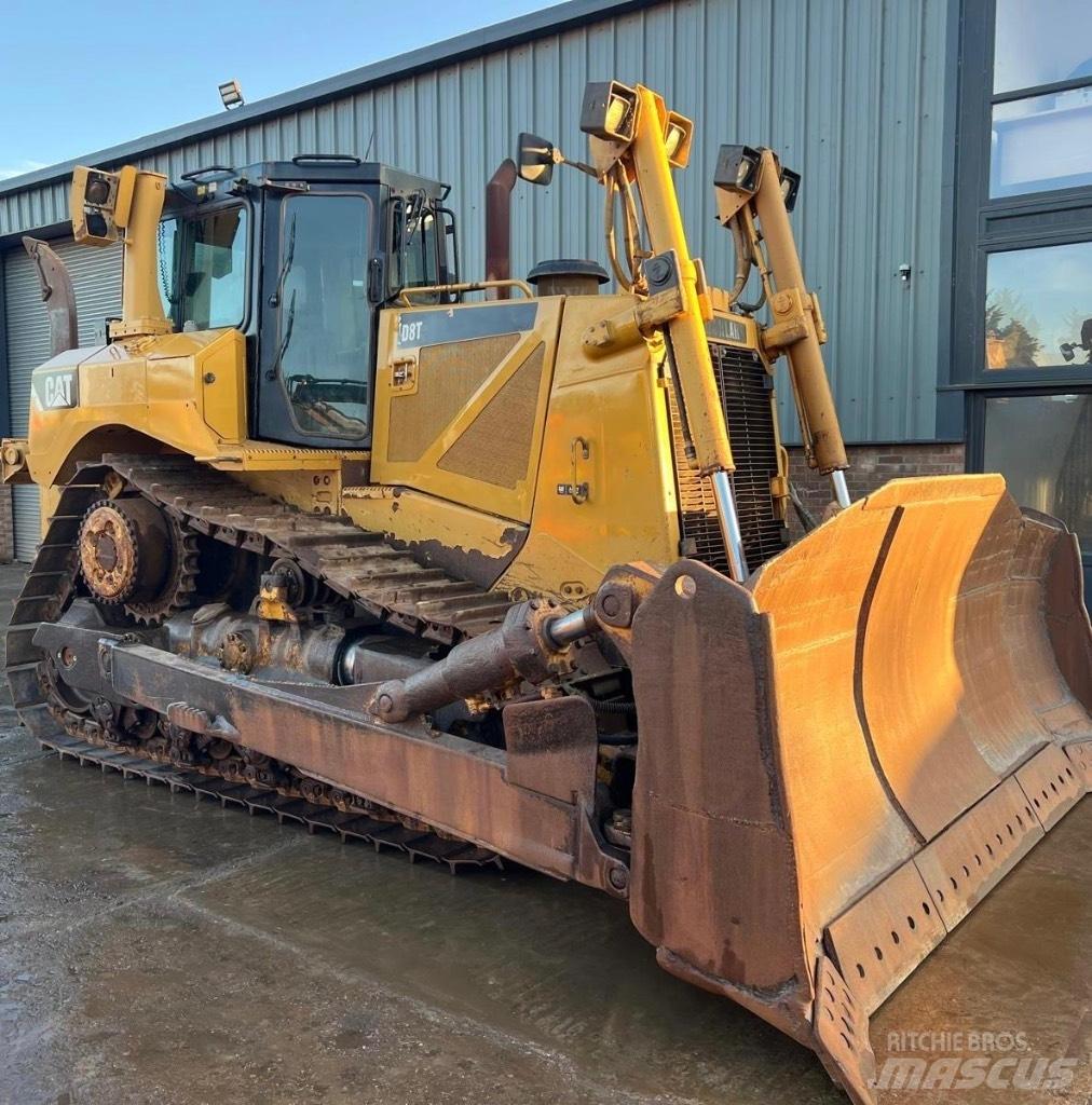 CAT D 8 T Buldooserid