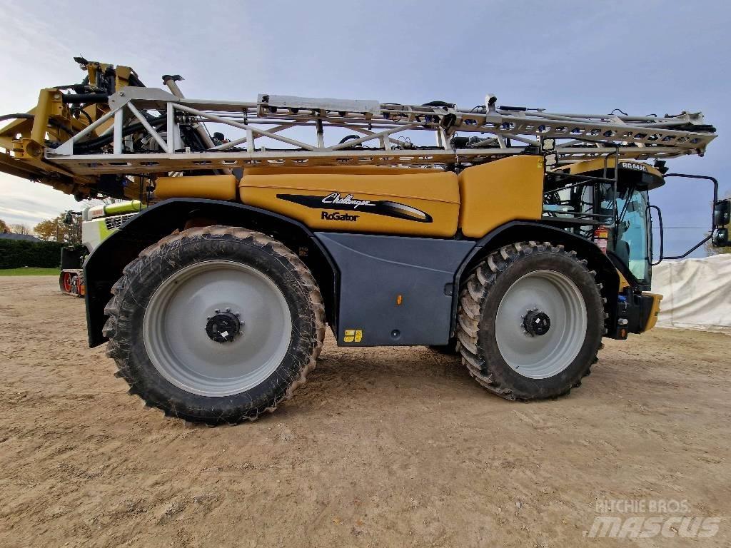 Challenger RG 645 C Iseliikuvad pritsid