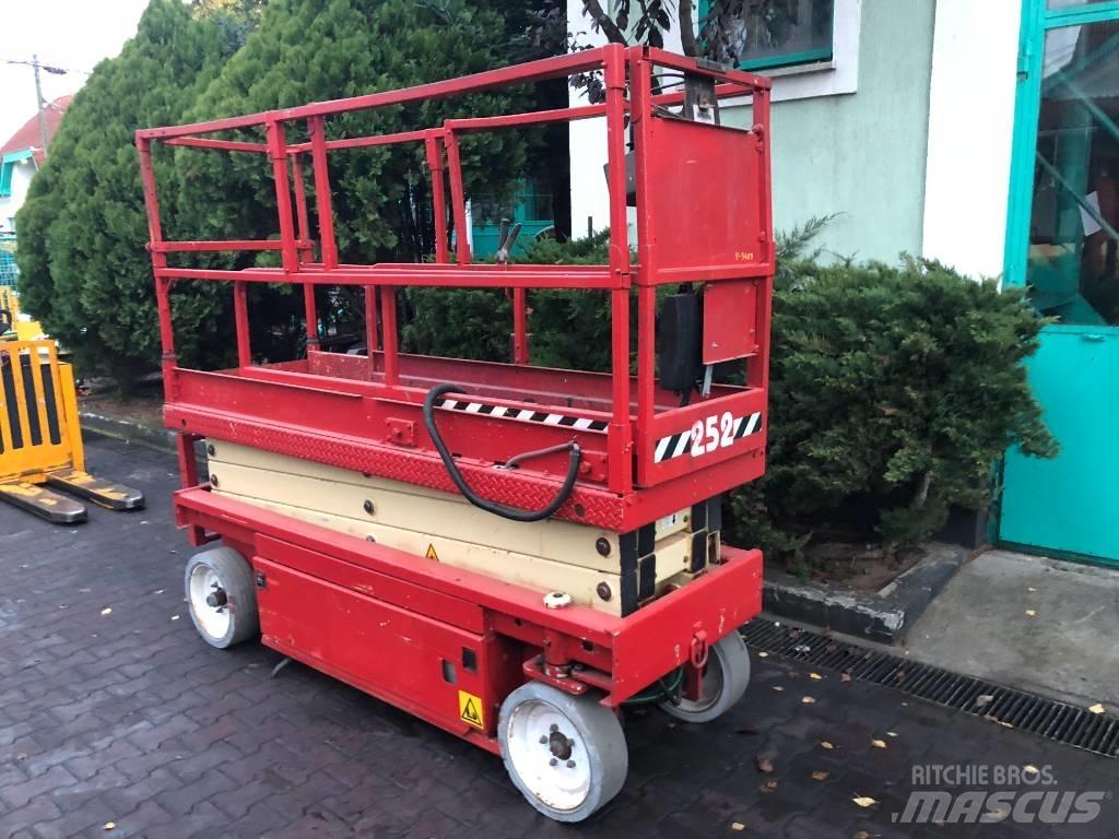 JLG 2030 F3    V-3409 Vertikaalsed mast tõstukid