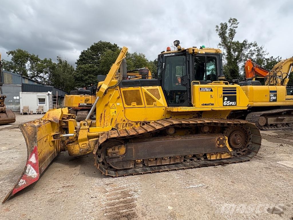 Komatsu D65PXI-18 Buldooserid