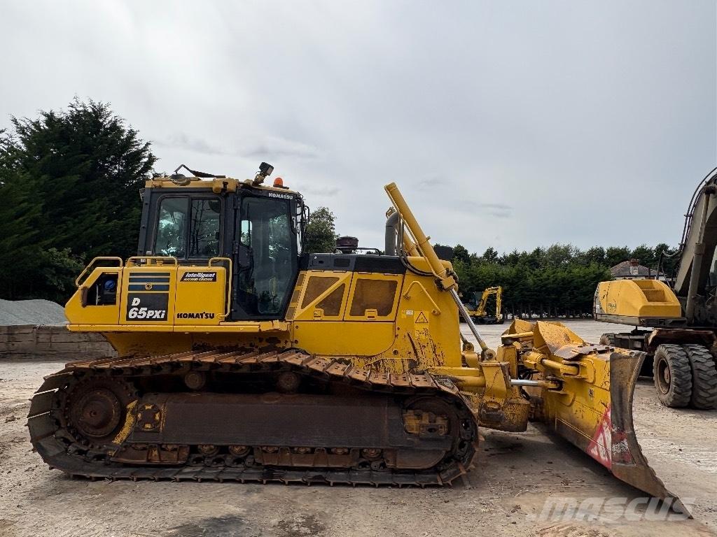 Komatsu D65PXI-18 Buldooserid