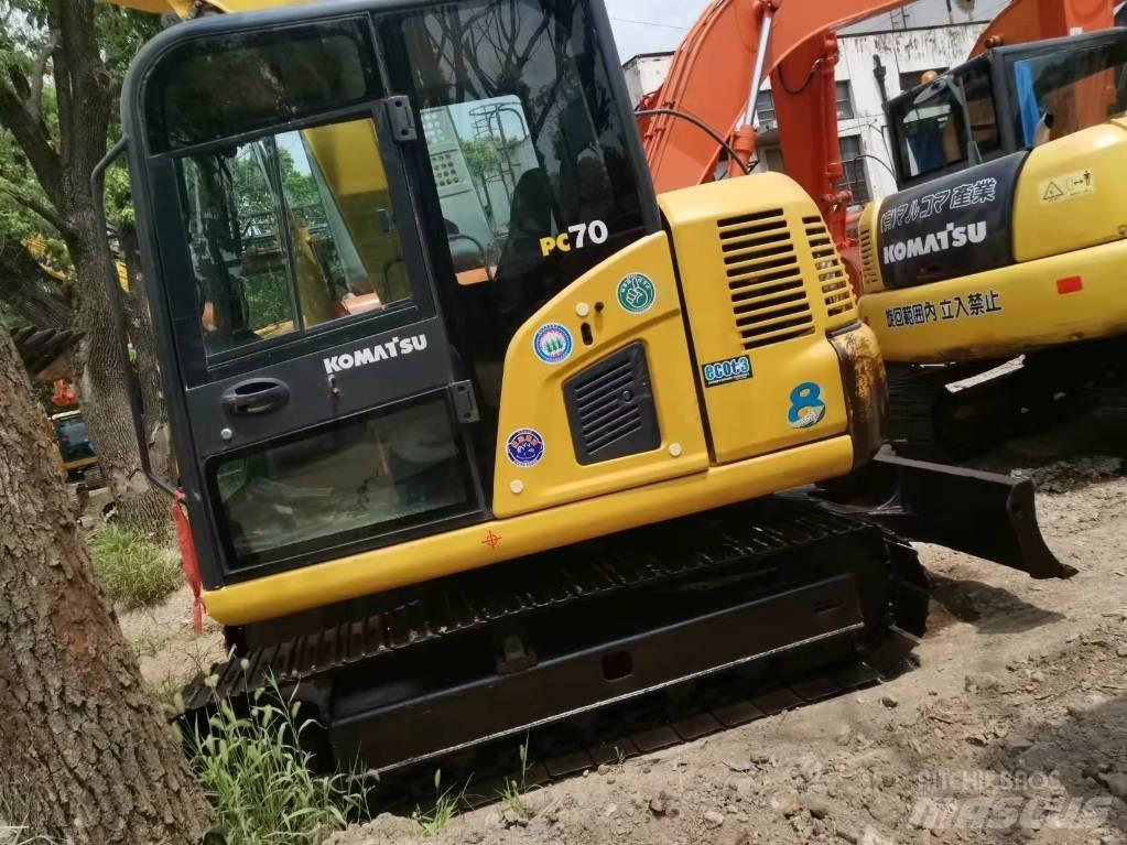 Komatsu PC 70-8 Roomikekskavaatorid