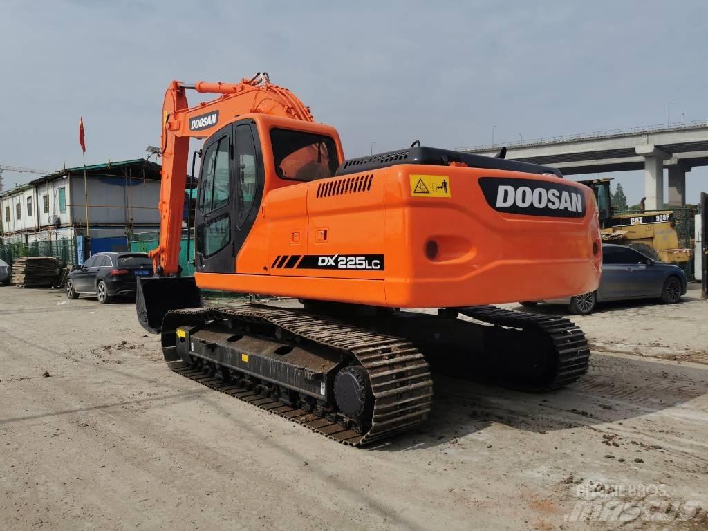 Doosan DX 225 LC Miniekskavaatorid < 7 t