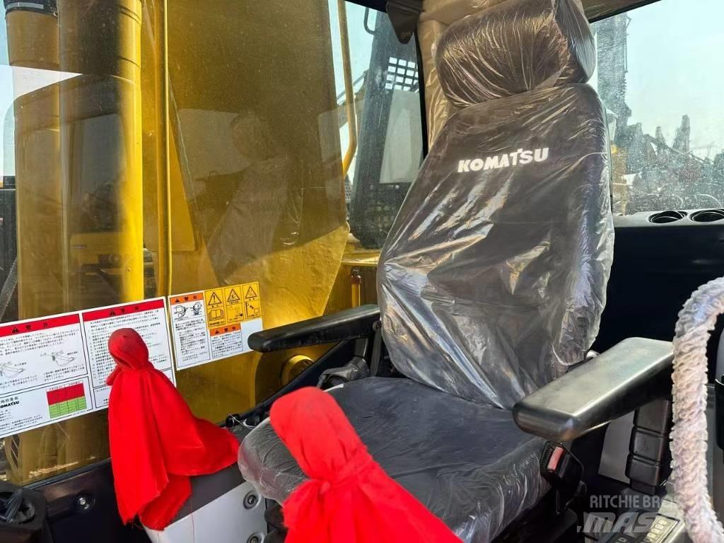 Komatsu PC 240 Roomikekskavaatorid