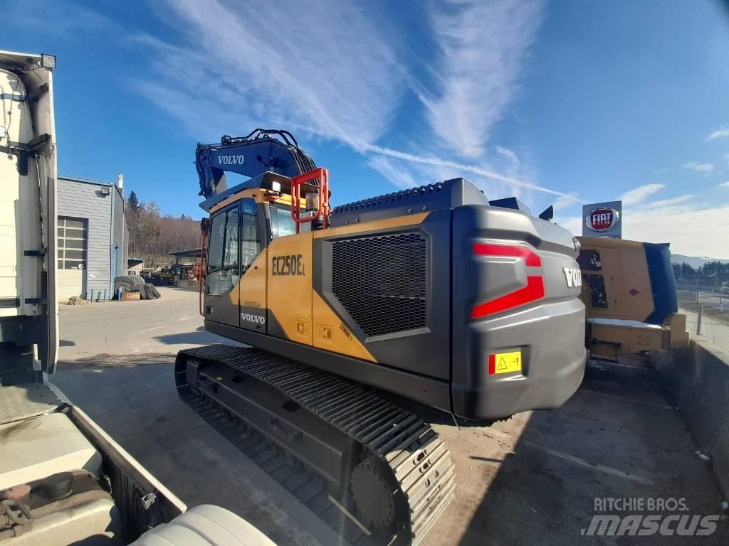 Volvo EC 250 EL Roomikekskavaatorid