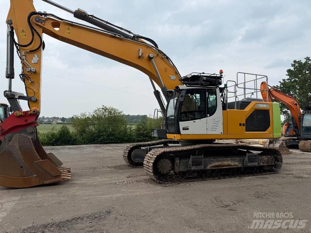 Liebherr R 945 S-HD Roomikekskavaatorid