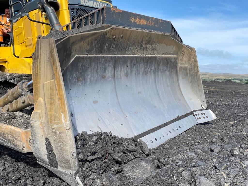 Komatsu D 375 A-8 Buldooserid