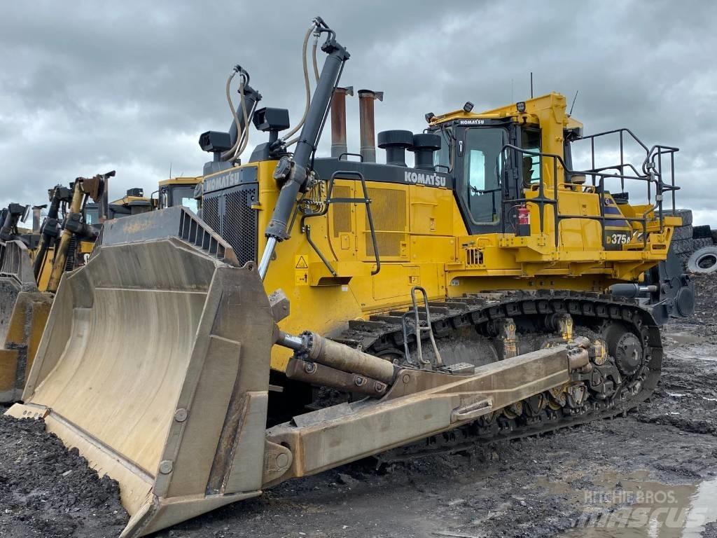 Komatsu D 375 A-8 Buldooserid