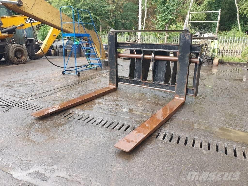 Volvo L 220 D Tõstekahvlid