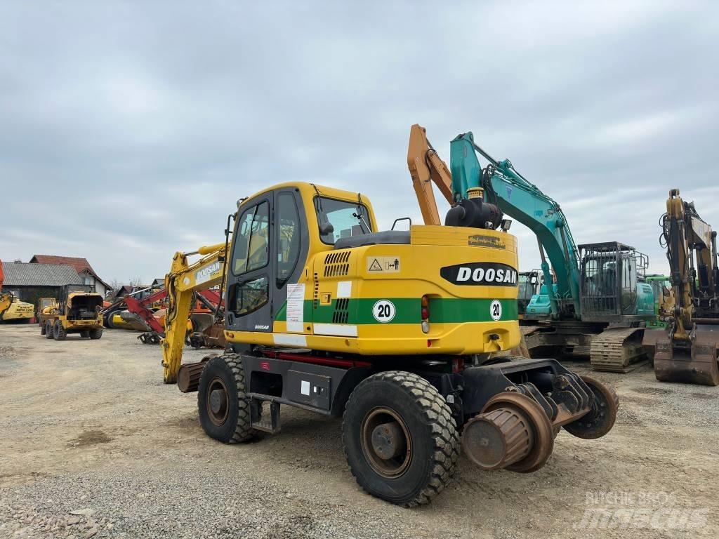 Doosan DX 160 WR Ratasekskavaatorid
