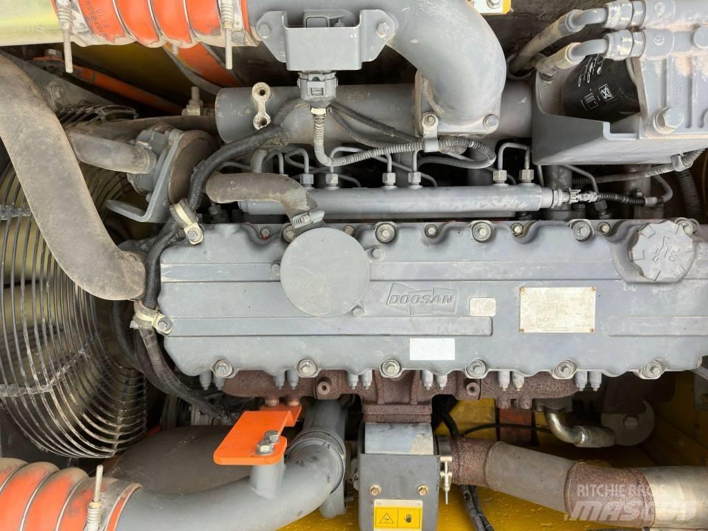 Doosan DX 160 WR Ratasekskavaatorid