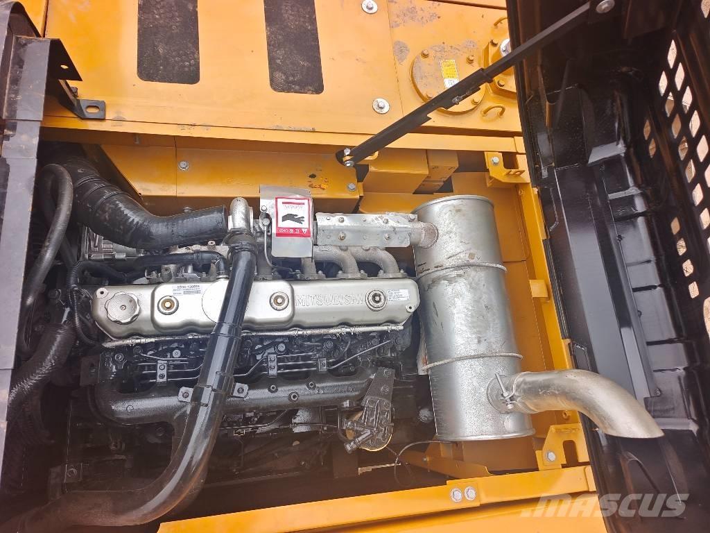 Sany SY 215 C Roomikekskavaatorid