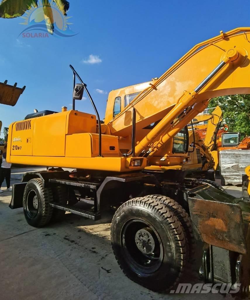 Hyundai robex 210w-7 Ratasekskavaatorid