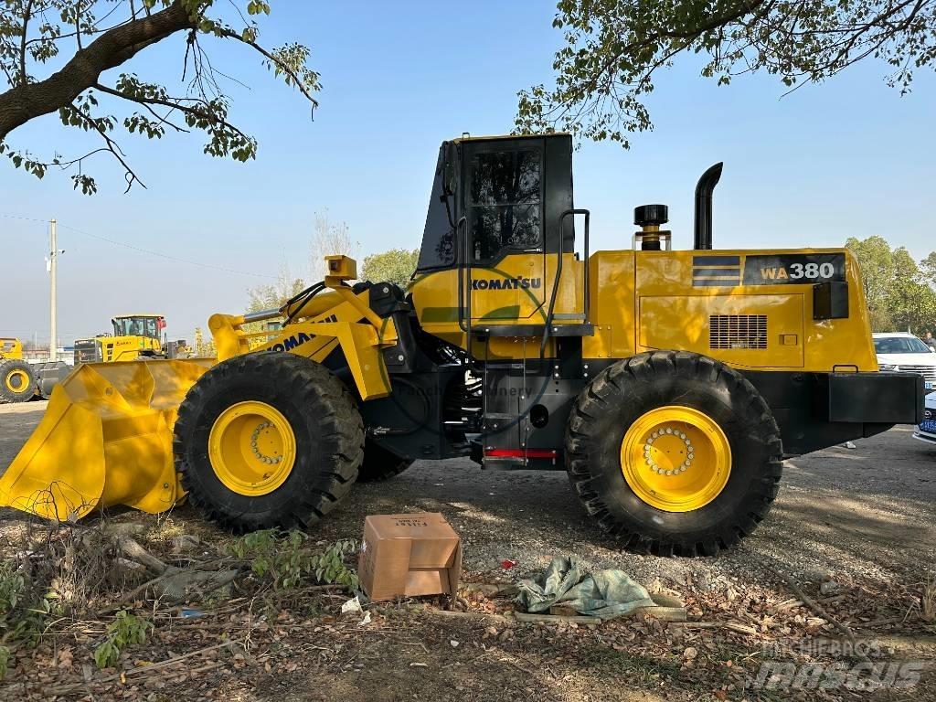 Komatsu WA 380 Rataslaadurid