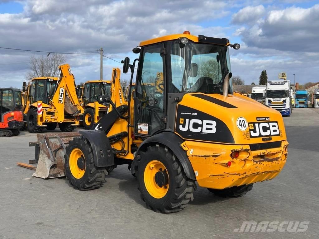 JCB 409 Põllumajanduslikud teleskoopkäitlejad