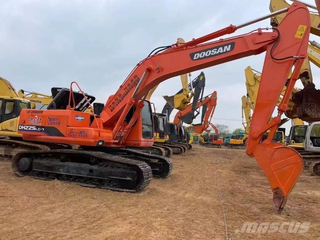 Doosan 225-7 Roomikekskavaatorid