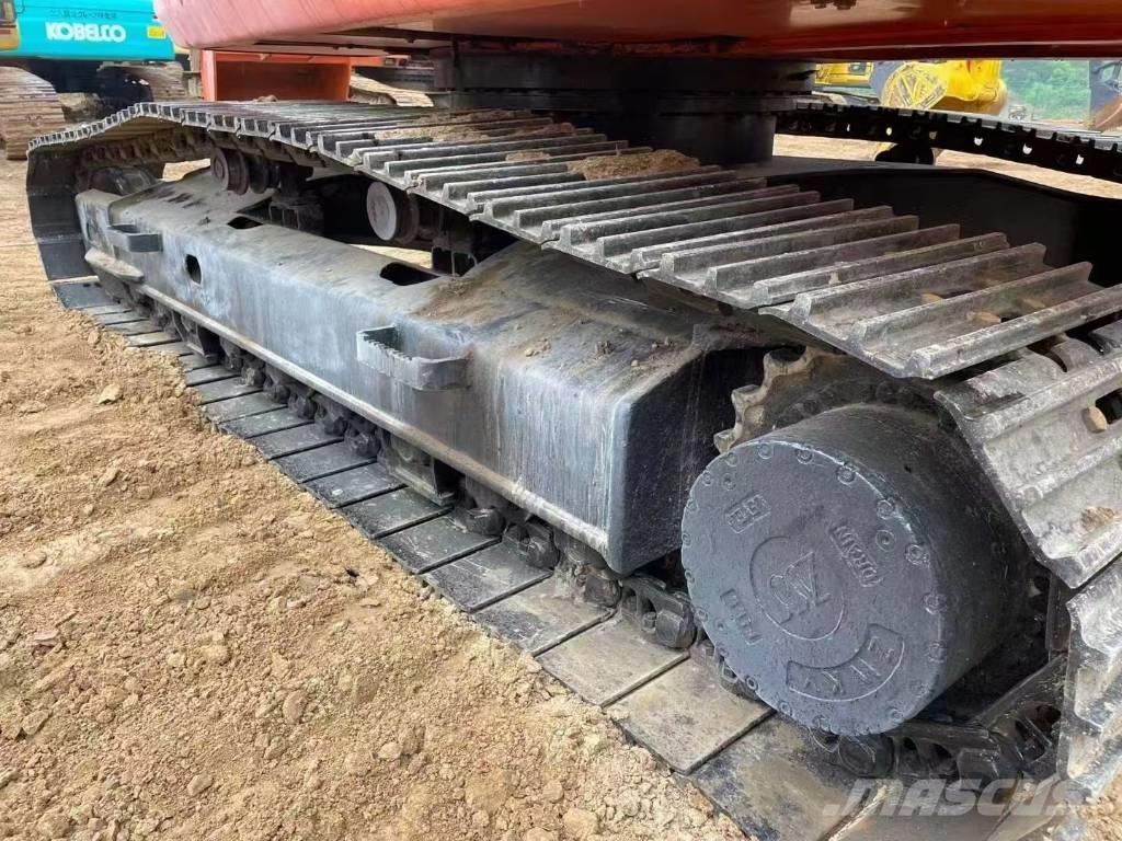 Doosan 225-7 Roomikekskavaatorid