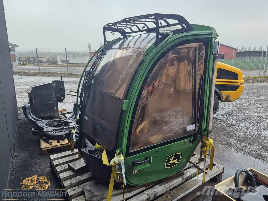 John Deere 1270G Kabiinid