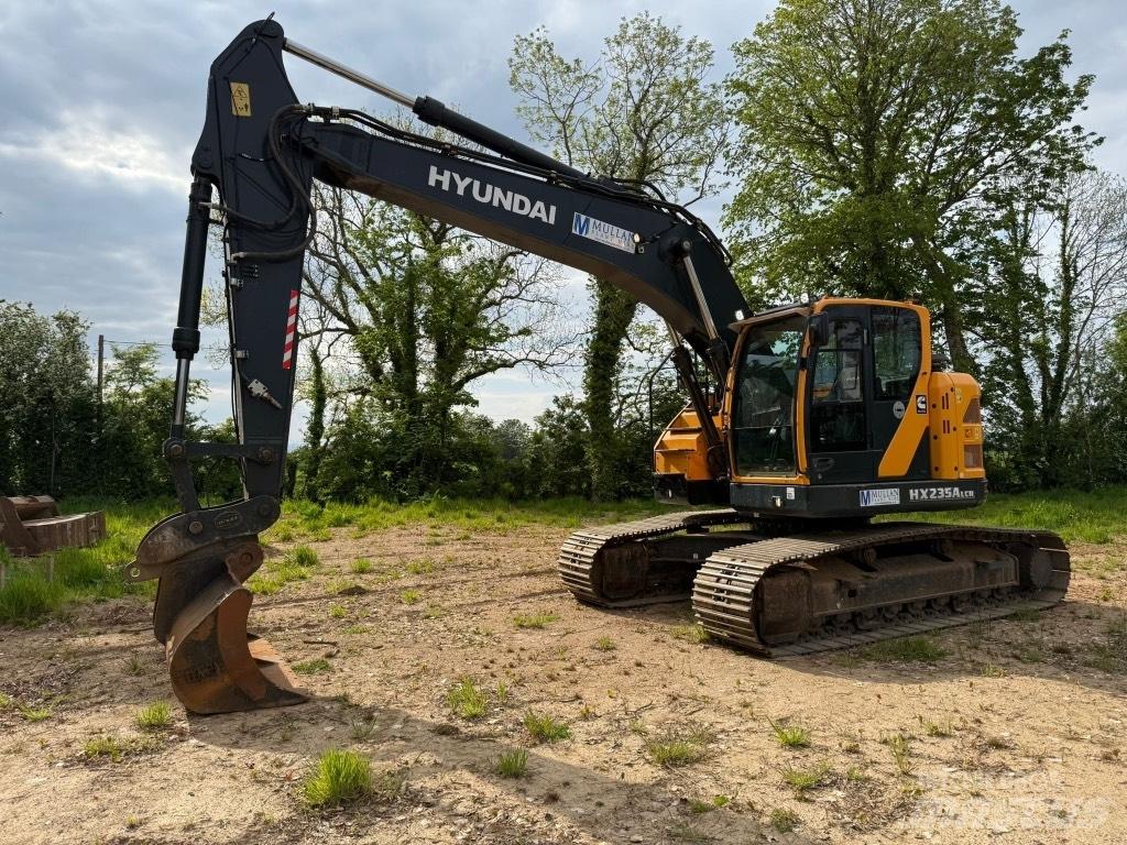 Hyundai HX235 A LCR Roomikekskavaatorid