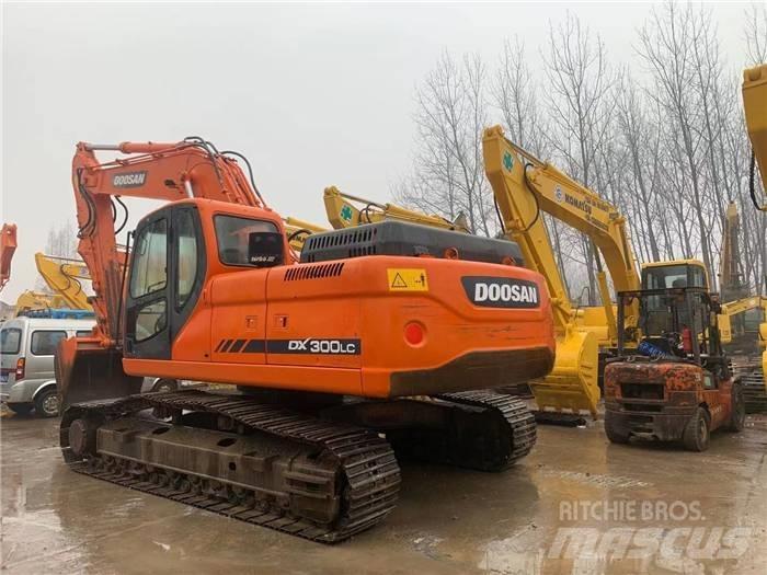 Doosan DX 300 Roomikekskavaatorid