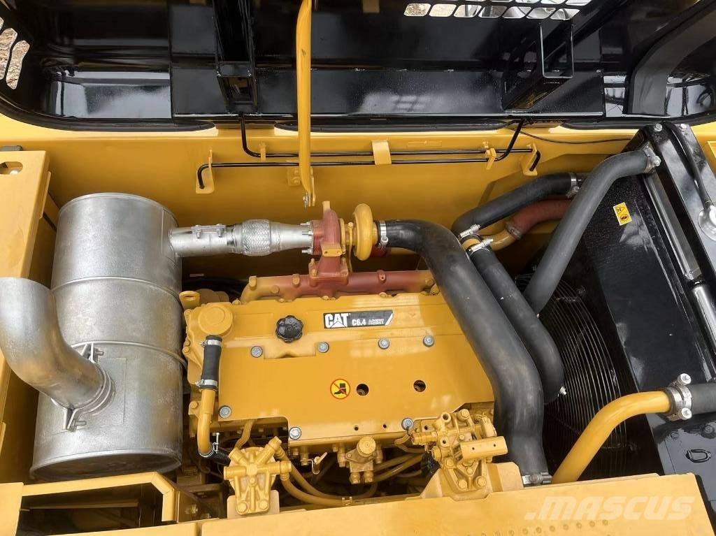 CAT 320 D2 Roomikekskavaatorid