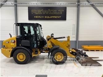 CAT 906 Rataslaadurid
