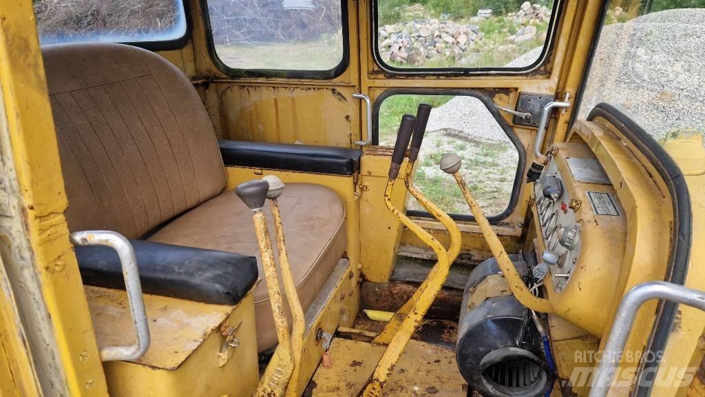 CAT D 4 D Buldooserid
