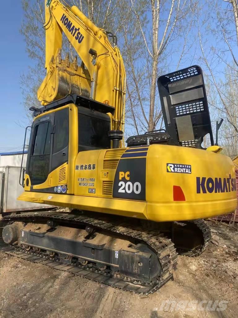 Komatsu PC 200-8 Roomikekskavaatorid