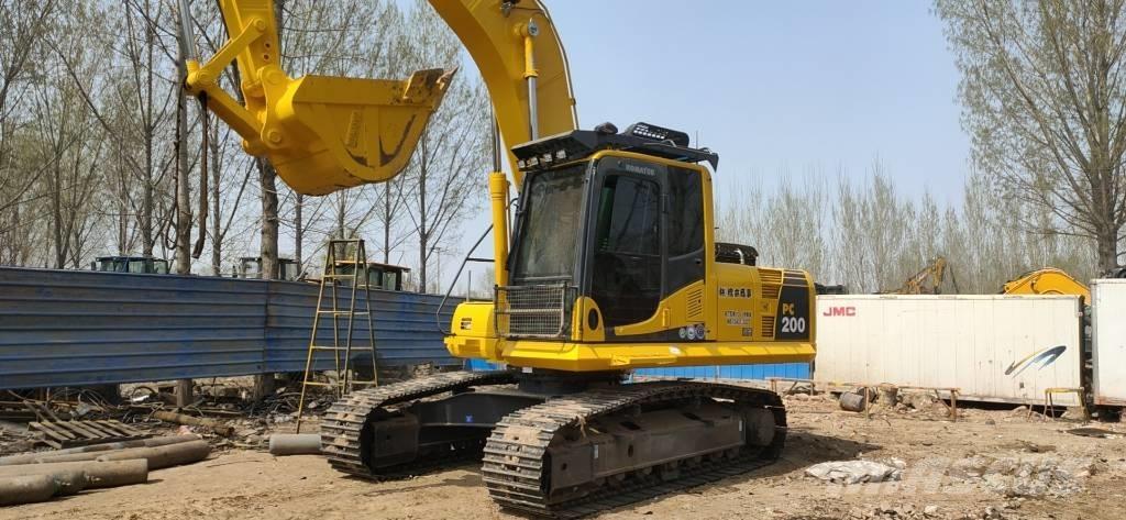 Komatsu PC 200-8 Roomikekskavaatorid