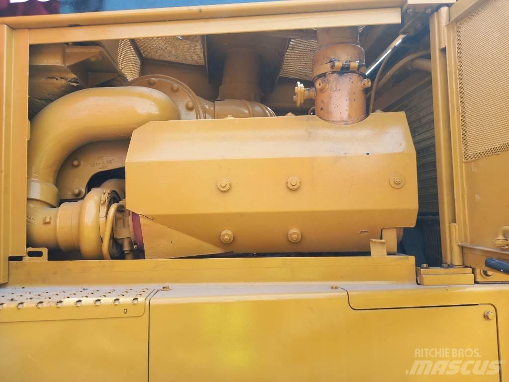 CAT D8R (Abu Dhabi) Buldooserid