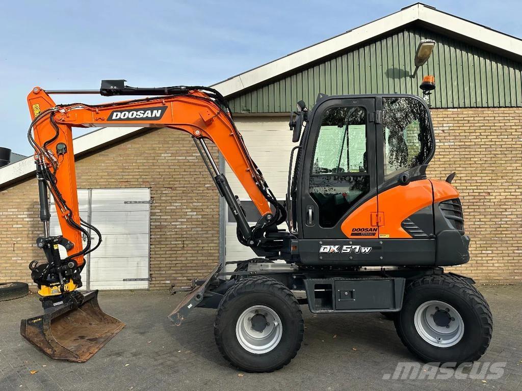 Doosan DX57W-7 Ratasekskavaatorid