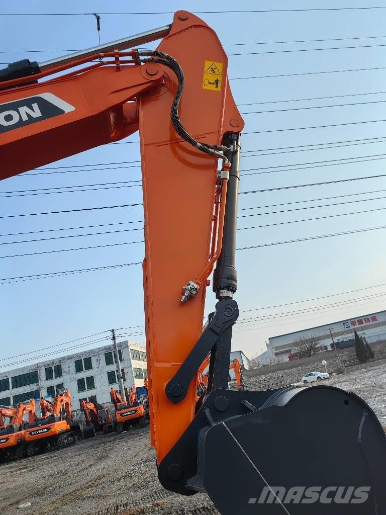 Doosan DX225 Roomikekskavaatorid