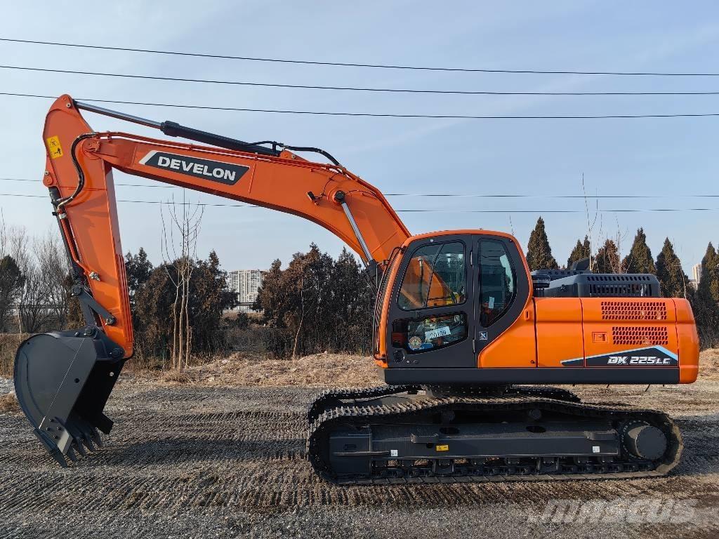 Doosan DX225 Roomikekskavaatorid
