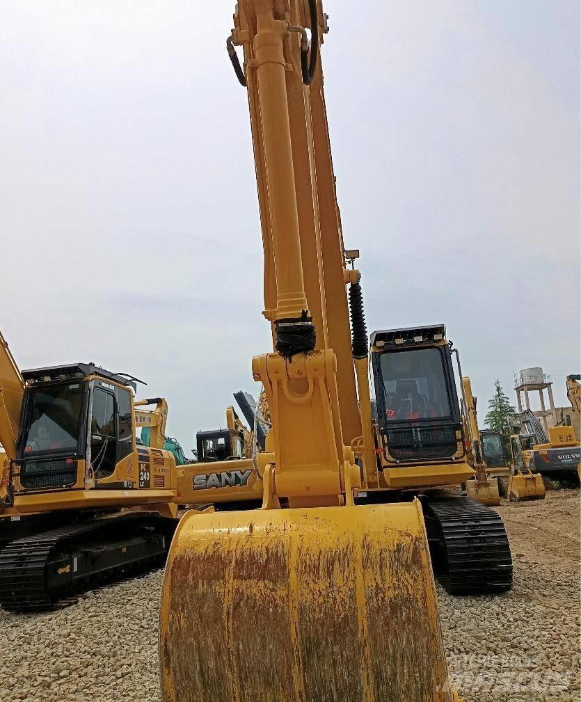 Komatsu PC 210 LC Roomikekskavaatorid