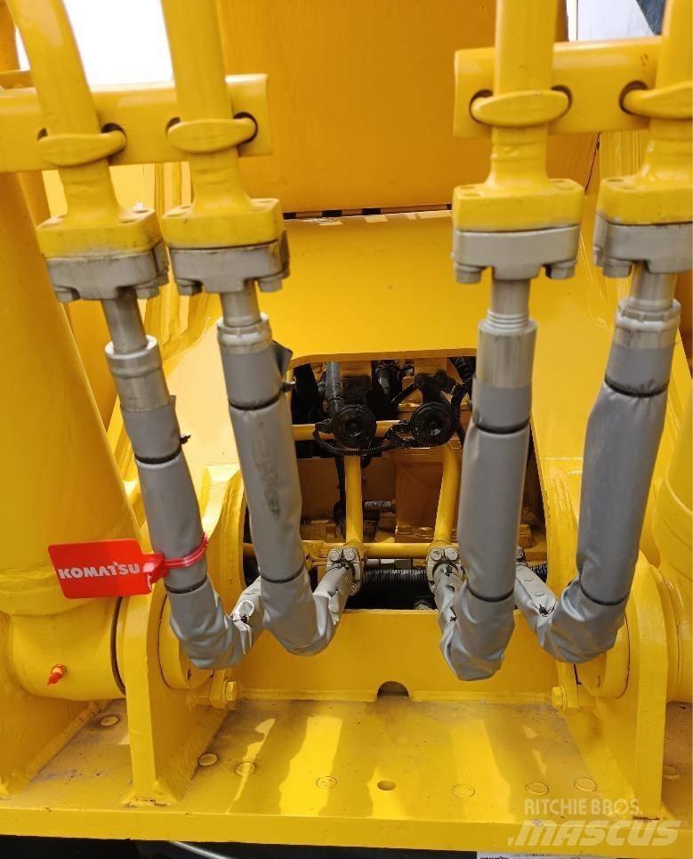 Komatsu PC 210 LC Roomikekskavaatorid