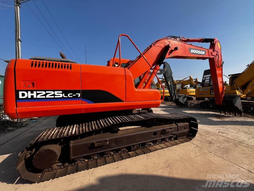 Doosan DH 225 LC-7 Roomikekskavaatorid