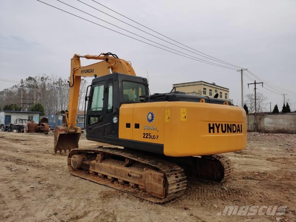Hyundai R225LC-7 Roomikekskavaatorid