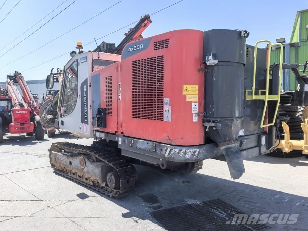 Sandvik DX 800 Vertikaalsed puurmasinad