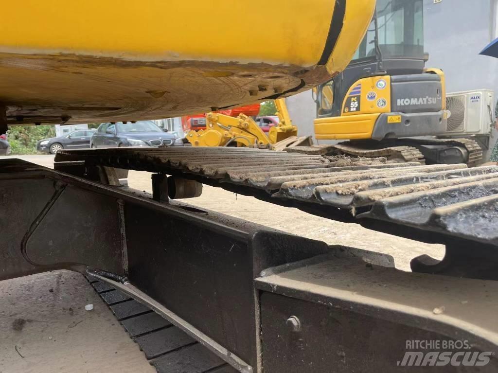 Komatsu 78 Roomikekskavaatorid