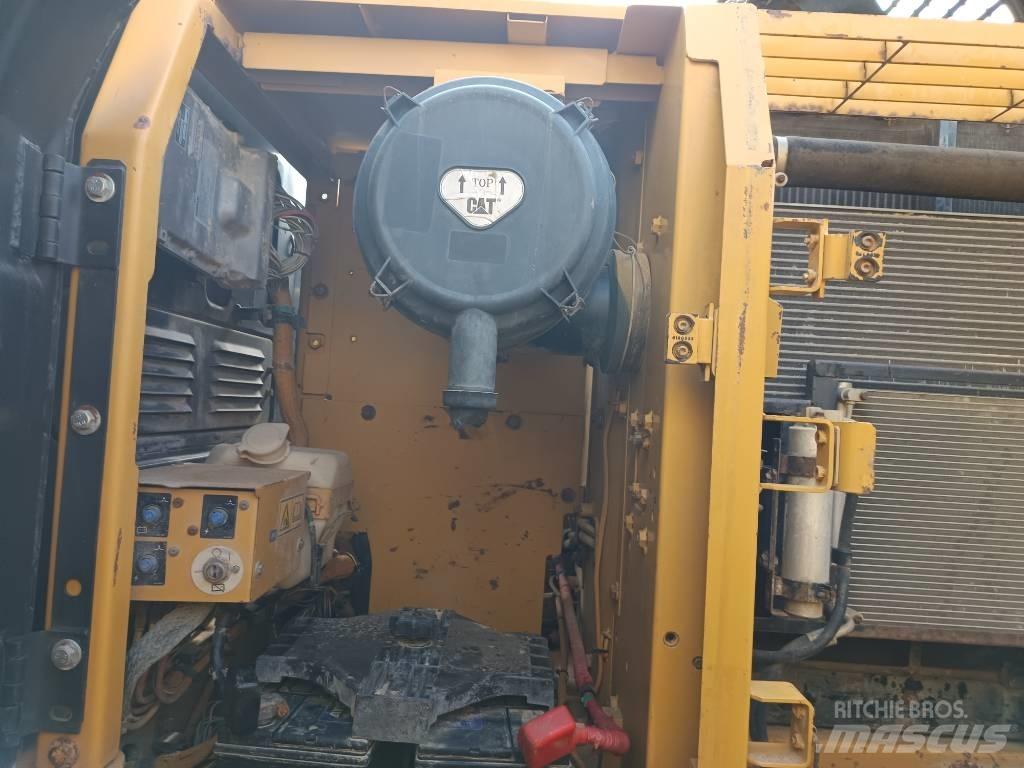 CAT CAT320D2 Väikeekskavaatorid 7t-12t