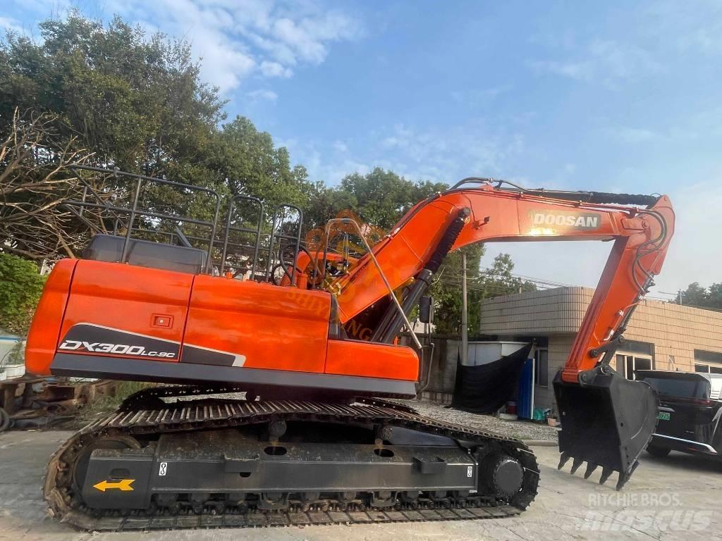 Doosan DX 300 Roomikekskavaatorid