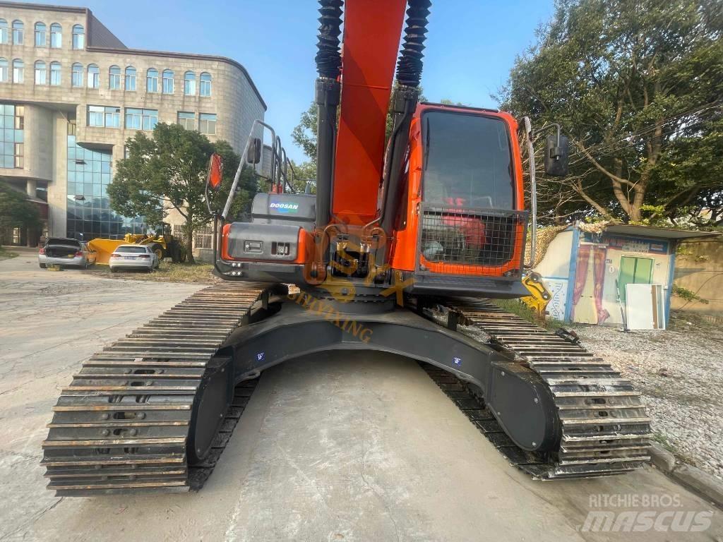 Doosan DX 300 Roomikekskavaatorid