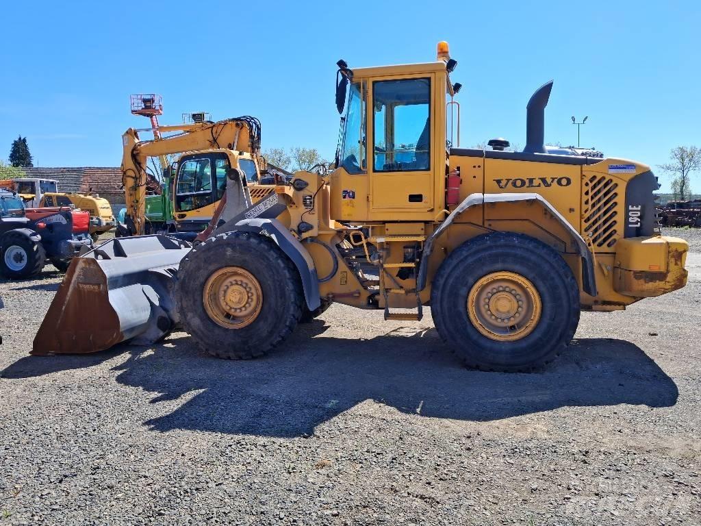 Volvo L 90 E Rataslaadurid