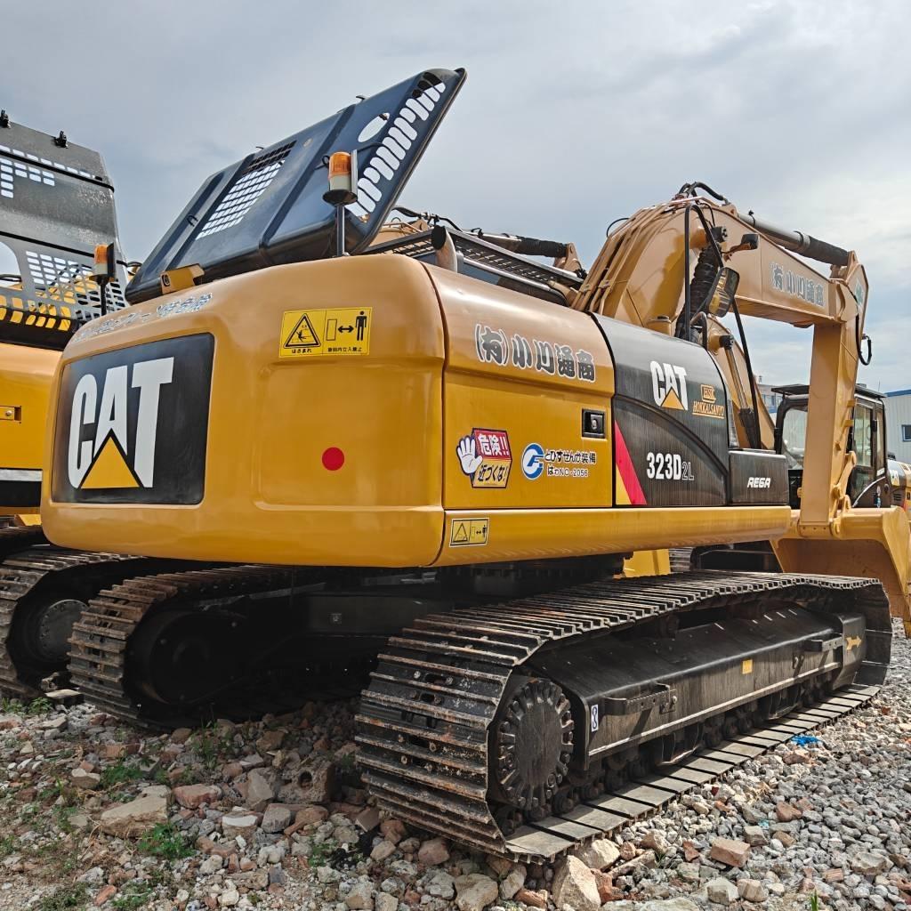 CAT 323 D L Roomikekskavaatorid